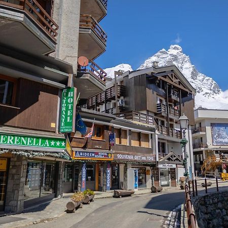 Hotel & Ristorante Serenella Breuil-Cervinia Eksteriør billede