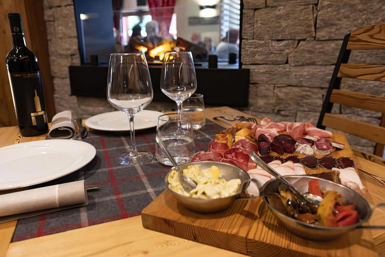 Hotel & Ristorante Serenella Breuil-Cervinia Eksteriør billede