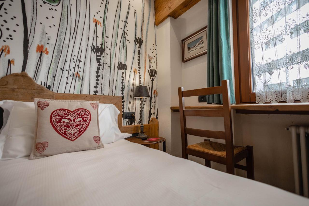 Hotel & Ristorante Serenella Breuil-Cervinia Eksteriør billede