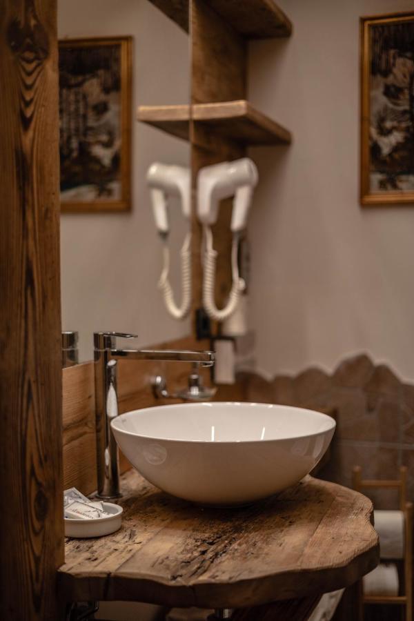 Hotel & Ristorante Serenella Breuil-Cervinia Eksteriør billede