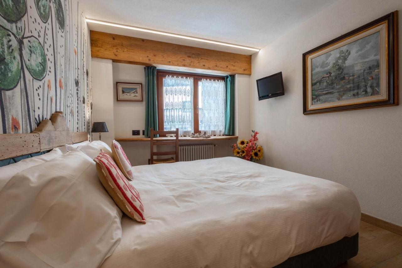 Hotel & Ristorante Serenella Breuil-Cervinia Eksteriør billede