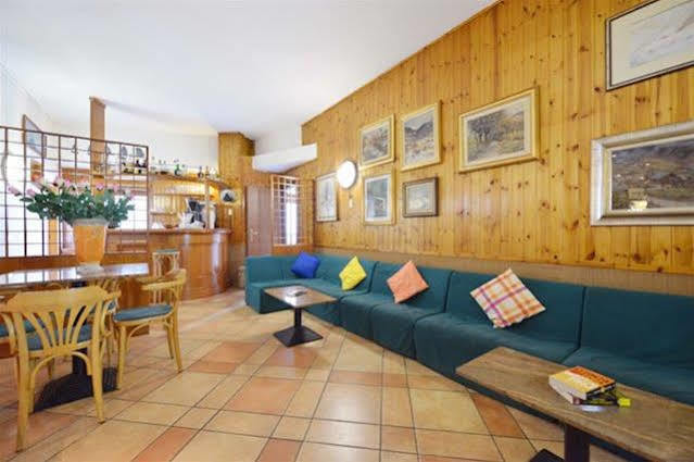 Hotel & Ristorante Serenella Breuil-Cervinia Eksteriør billede