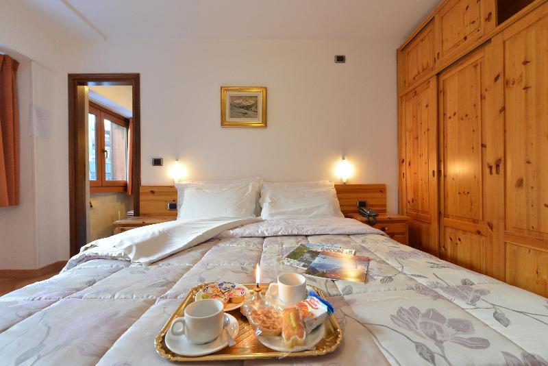 Hotel & Ristorante Serenella Breuil-Cervinia Eksteriør billede